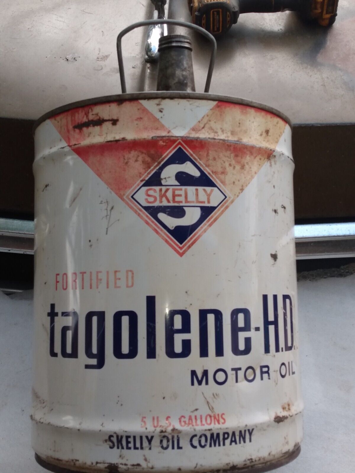 Vintage 1972 Skelly 5 Gallon Oil Can