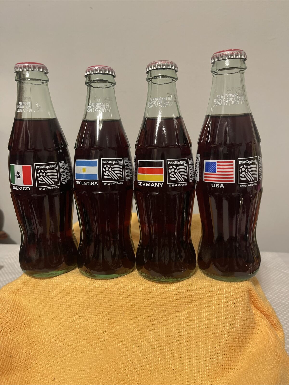 Coca Cola Bottle 1994 World Cup USA Dallas 4 pack Soda Glass Vintage Soccer
