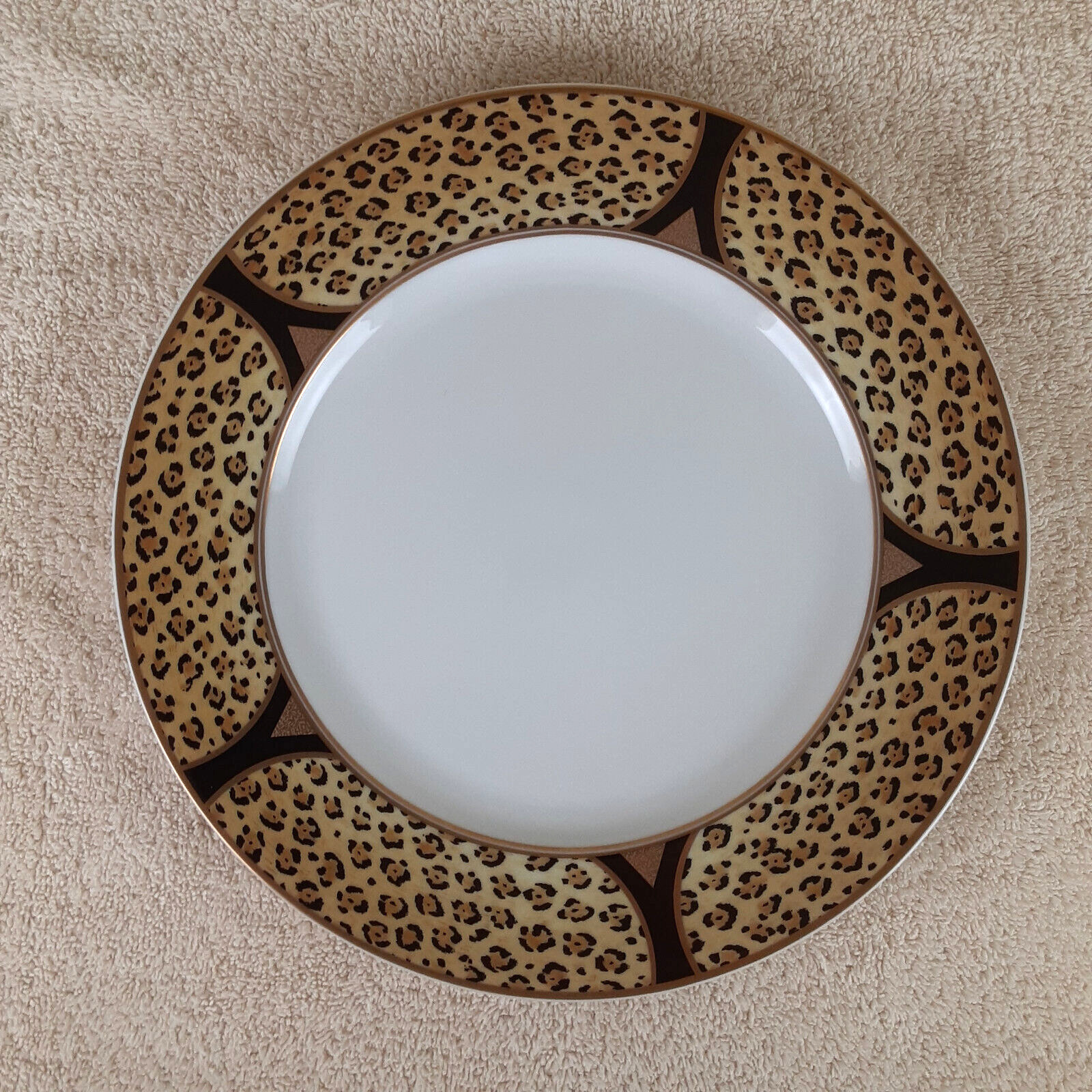 Lynn Chase Amazonian Jaguar Dinner Plate ~ 10-7/8\