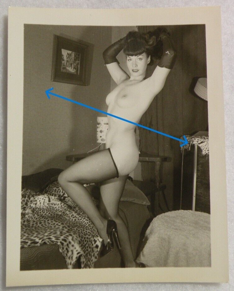 RARE BETTIE PAGE VINTAGE 1950's 4 x 5 PHOTOGRAPH