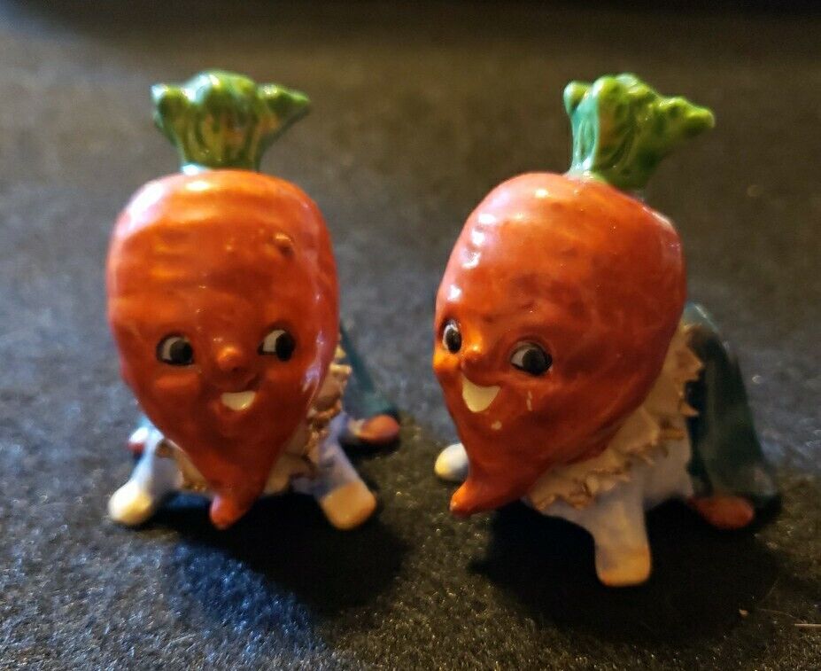 Vintage Anthropomorphic Smiling Baby Crawling Carrots Salt & Pepper Set Japan