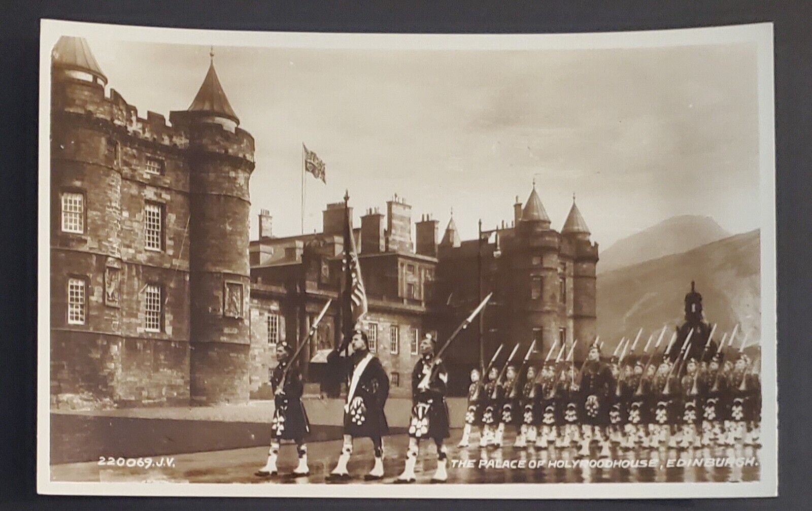 RPPC The Palace of Holyroodhouse, Edinburgh Soldiers Bayonets Unposted