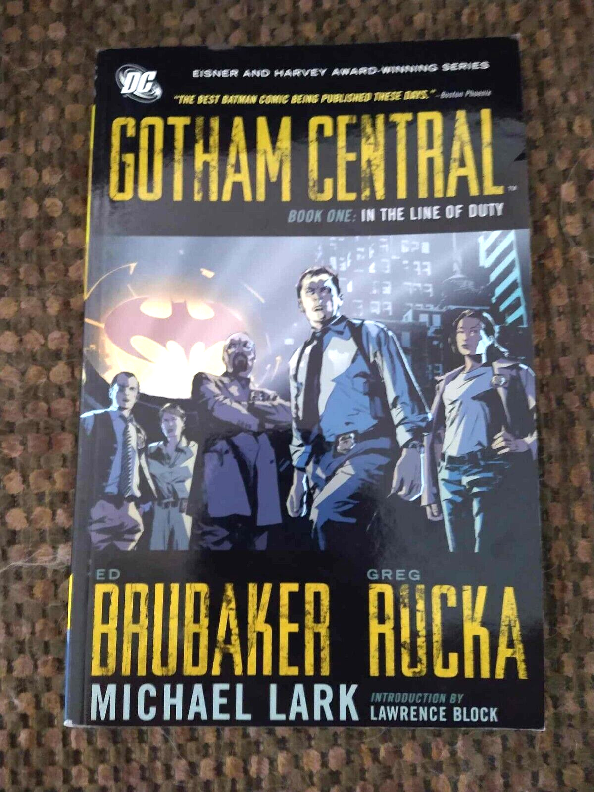 Gotham Central by Ed Brubaker Vol 1 In the Line of Duty Graphic Novel Trade DC