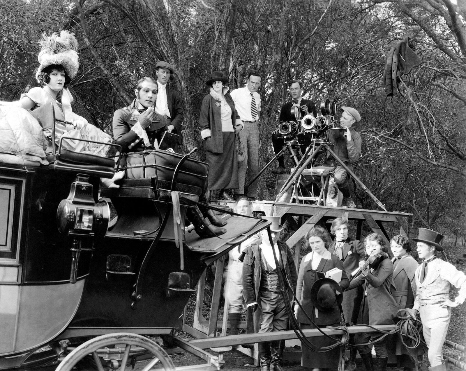 1922 Filming BEYOND THE ROCKS Rudolph Valentino Photo (204-F)