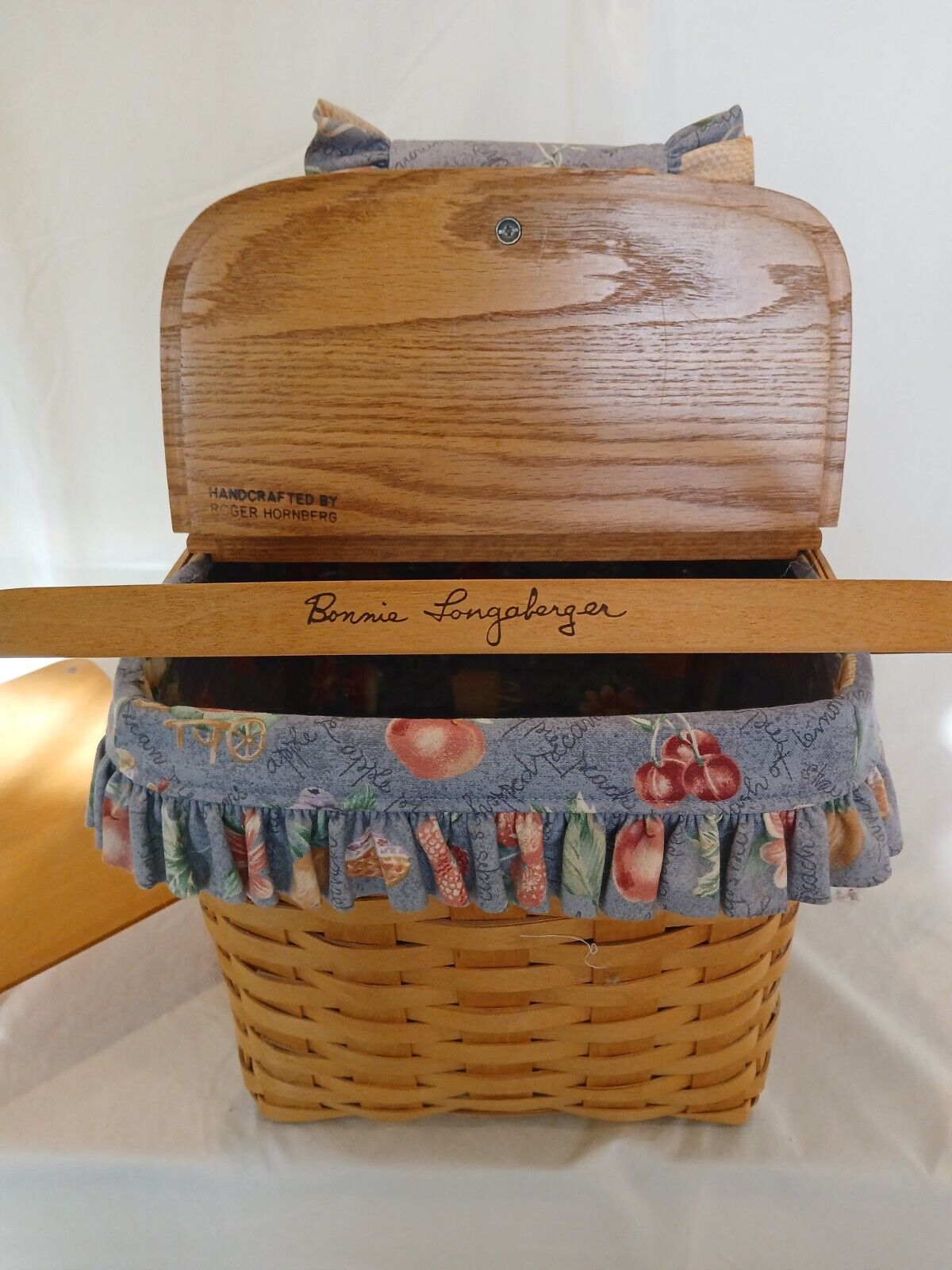 Longaberger Grandma Bonnie's Two-Pie Basket - so cute