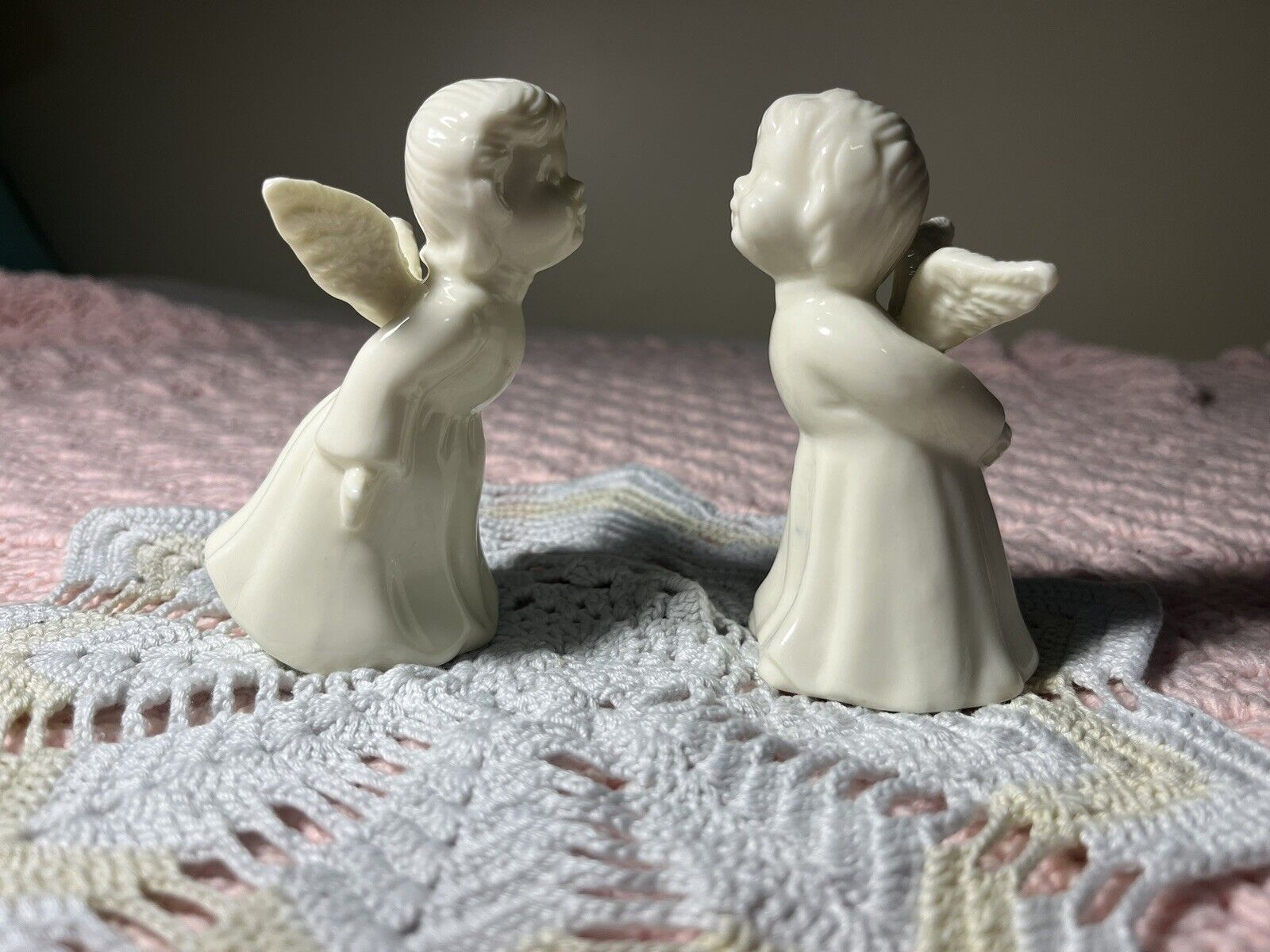 Two Adorable Vintage Kissing Angels Ceramic Figurines Off White Glossy Boy Girl