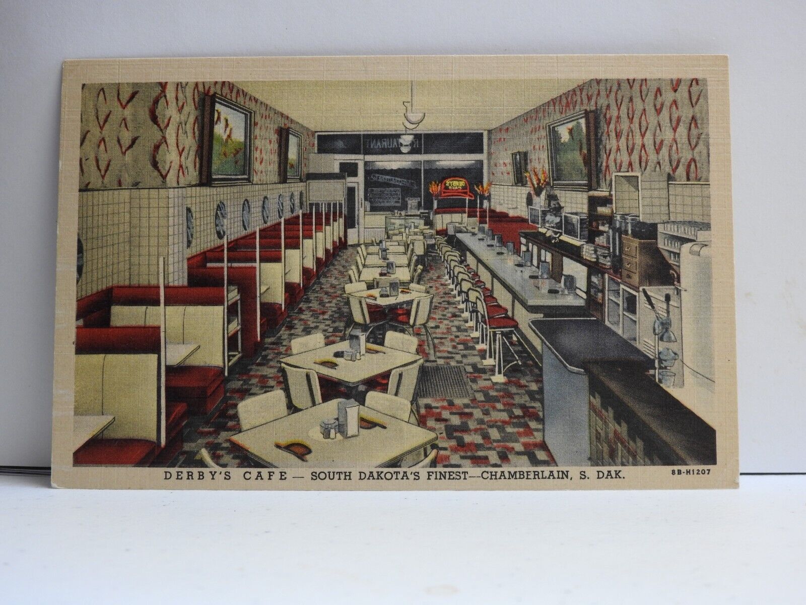Derby\'s Cafe Chamberlain, South Dakota Linen Postcard B479