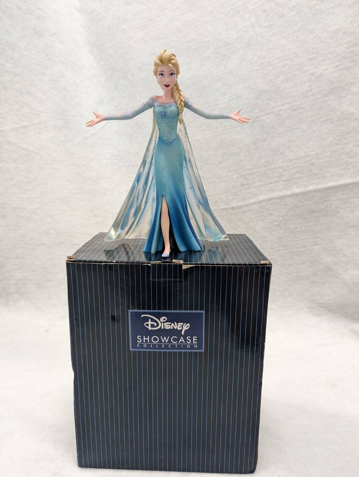 Enesco Disney Showcase Collection Frozen Elsa 10\
