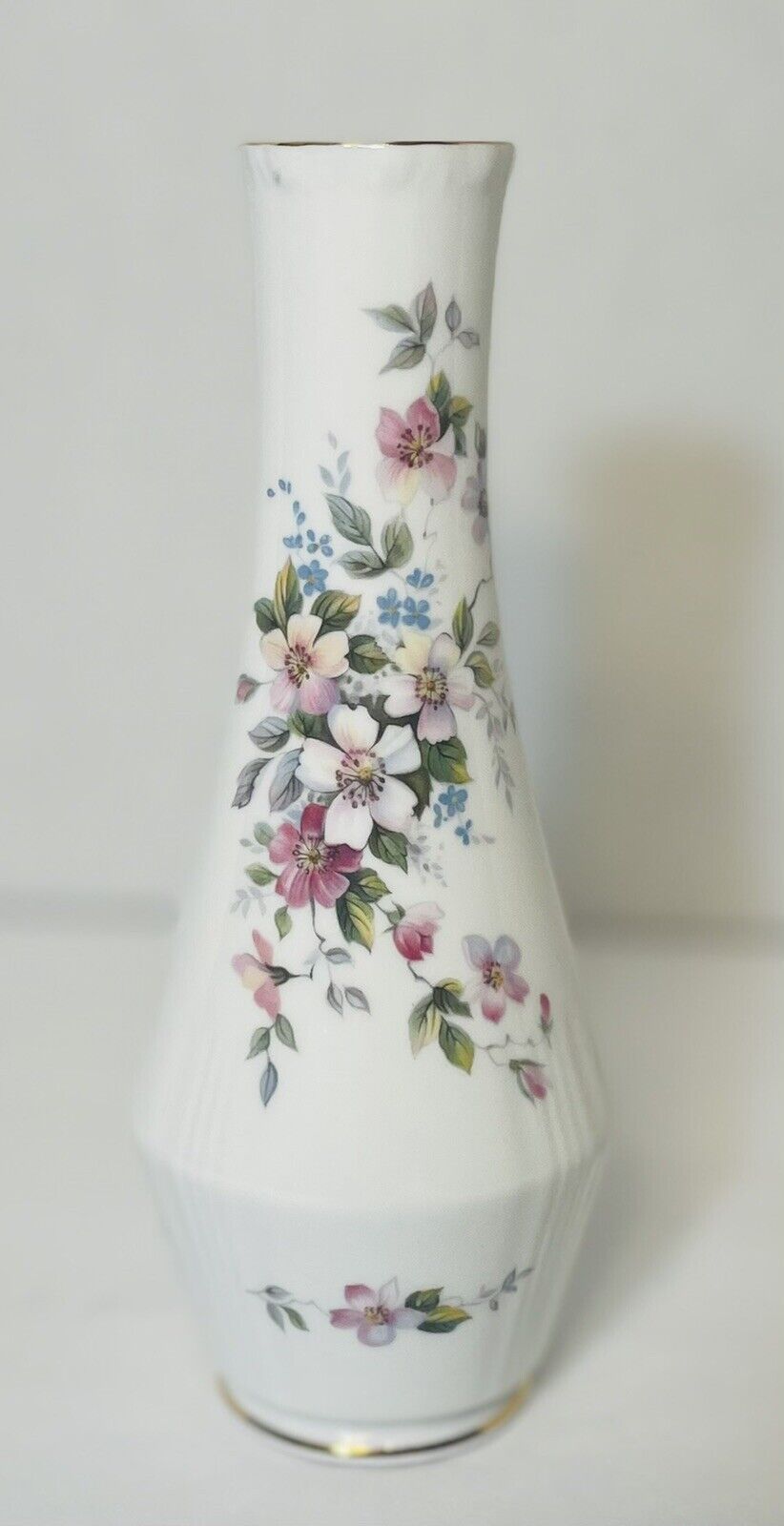 VINTAGE Vase Royal Grafton SUMMER MELODY Bone China Gold Accents Flower Bouquet