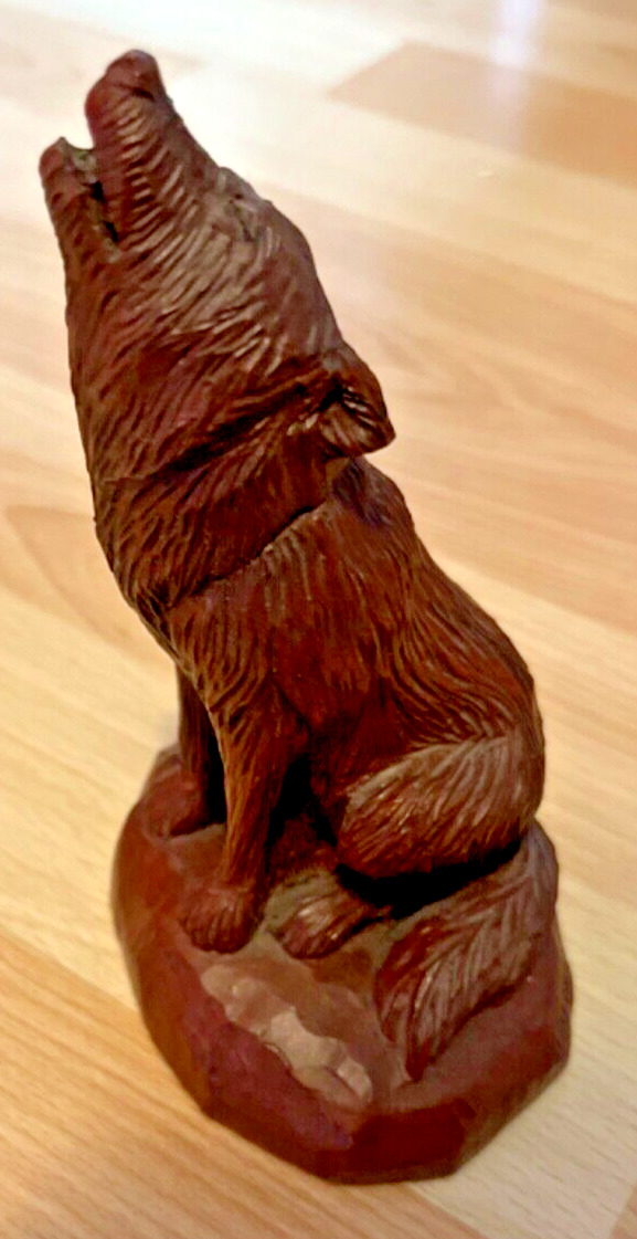 Howling Wolf Red Mill Figurine Resin Sculpture Hand Crafted Wilderness Art vntg