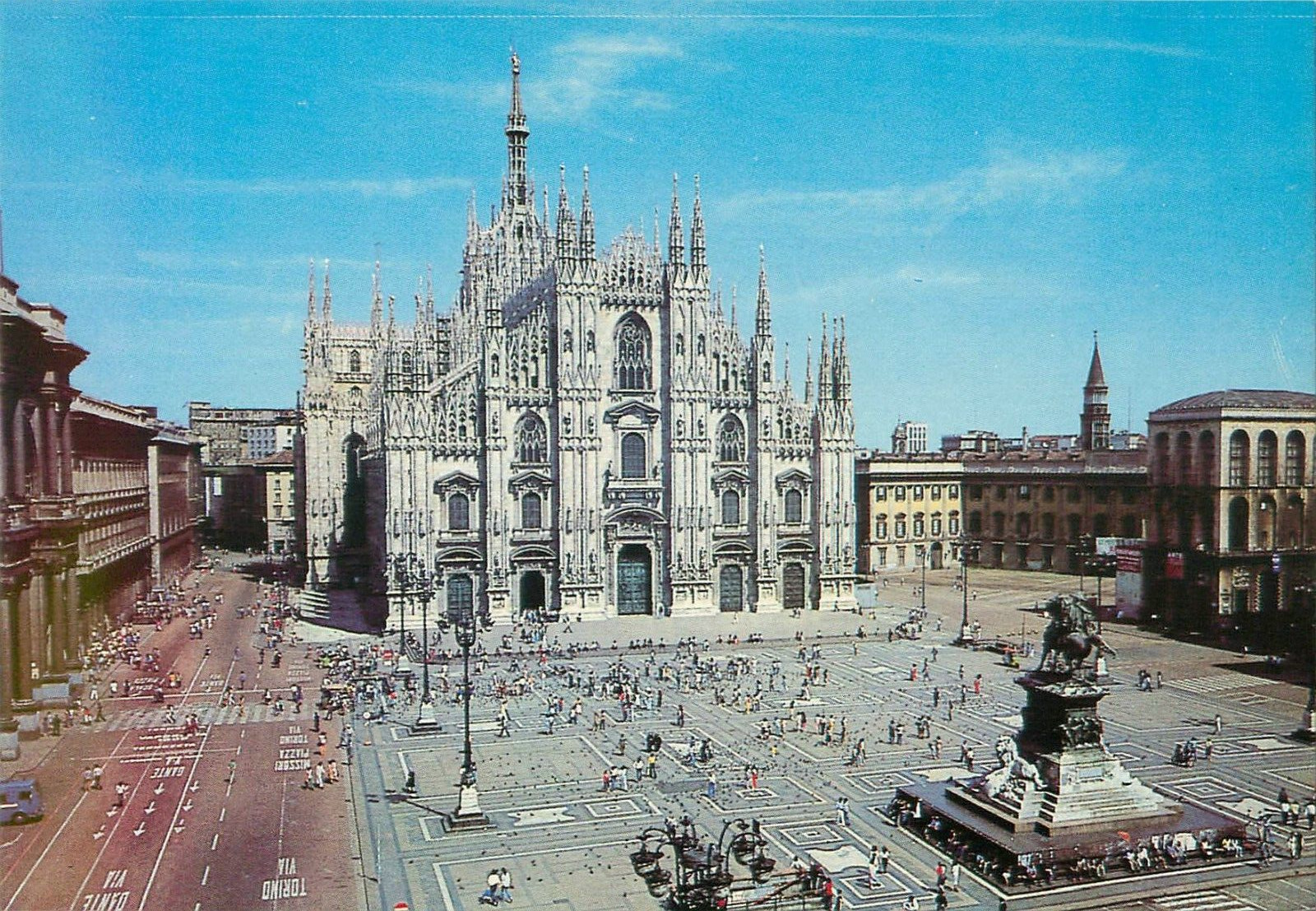 Vintage Milano Cathedral Square Unposted NOS Postcard