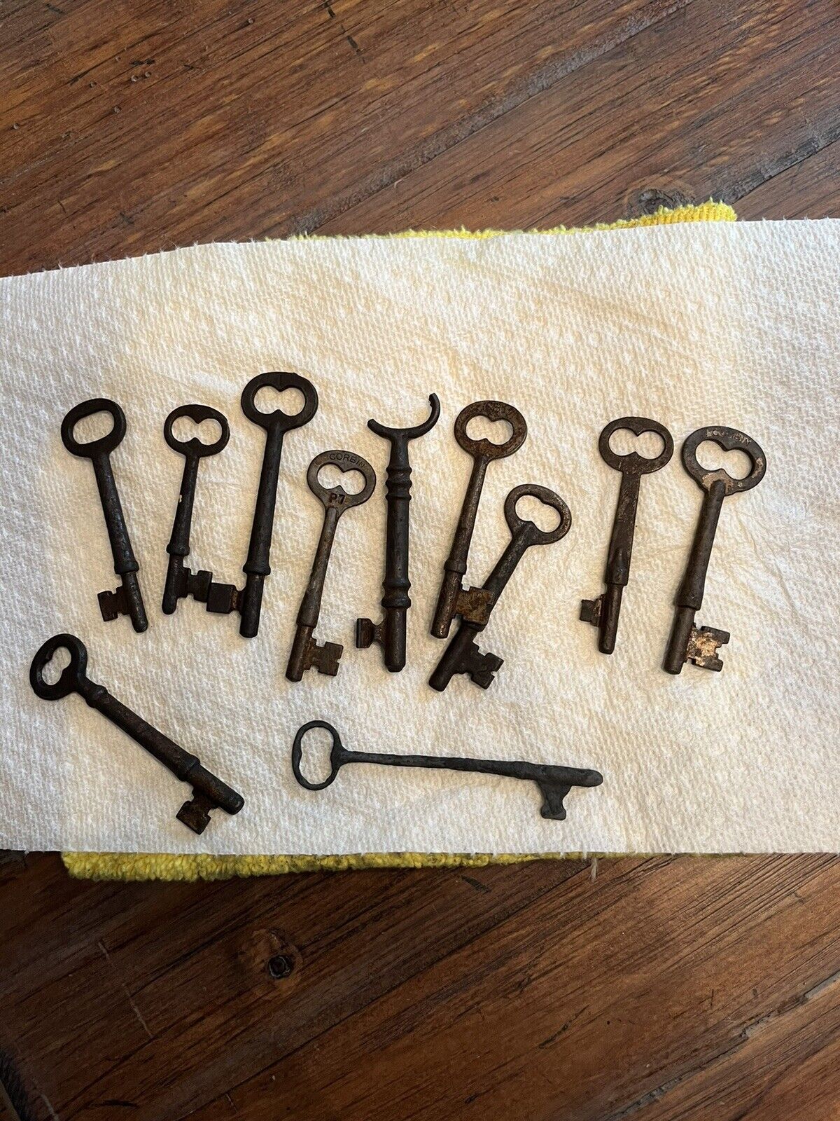 Lot Of 11 Vintage Antique Iron Skeleton Keys
