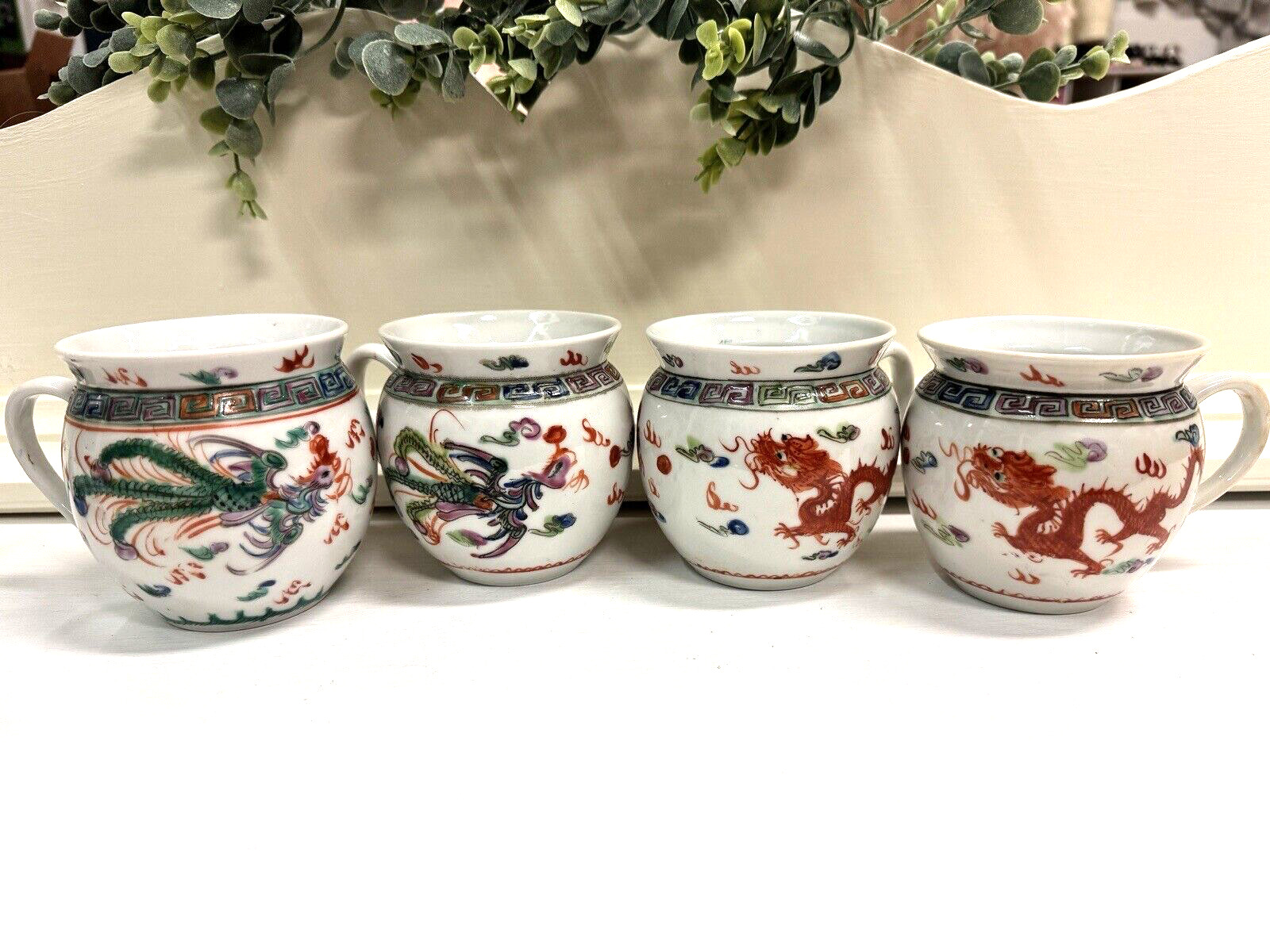 RARE Set of 4 Vtg Hand Painted Chinese Famille Rose Porcelain Cups Side Handles
