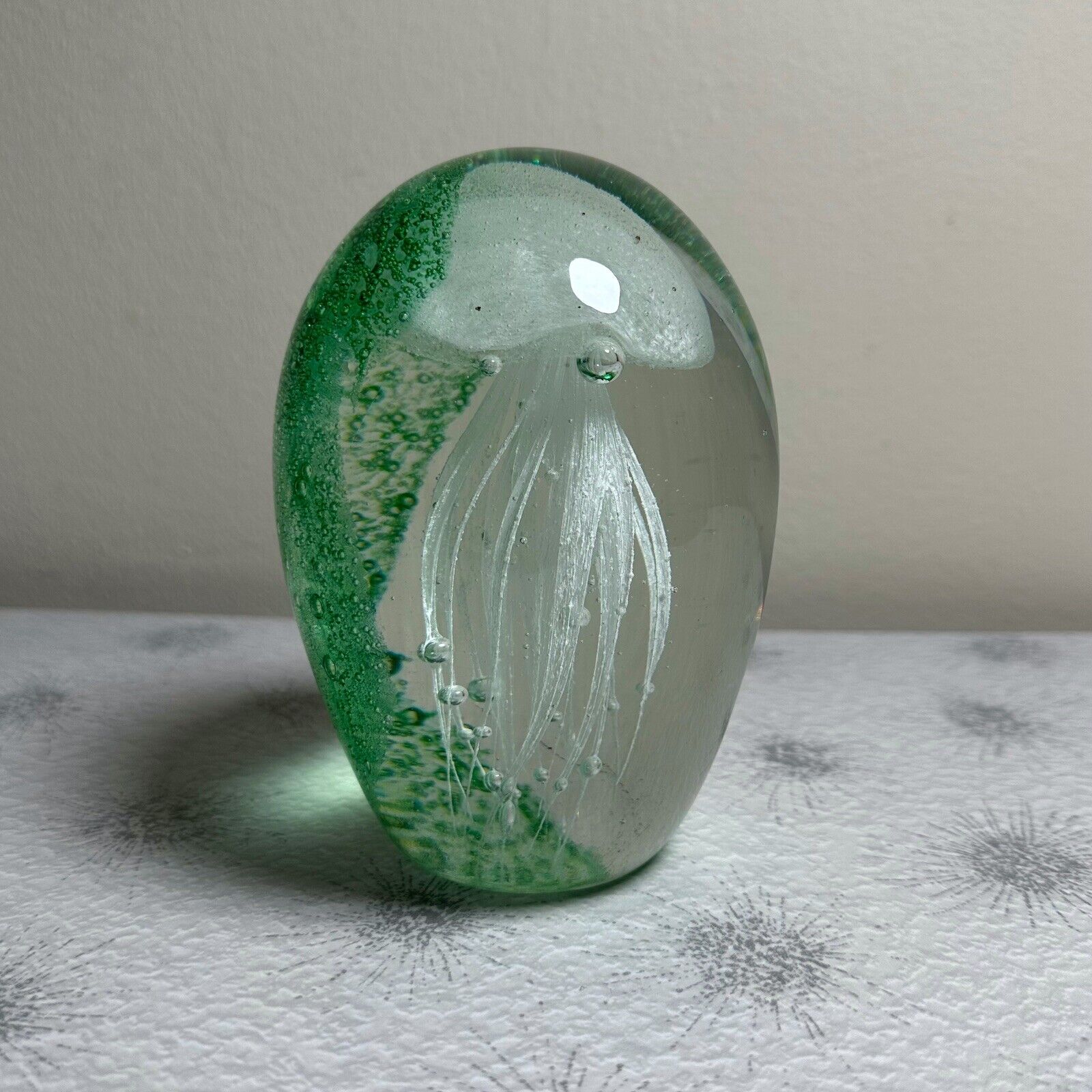 EUC 5 Inch Jellyfish Paperweight Underwater Ocean Sea Life Bubbles Green White
