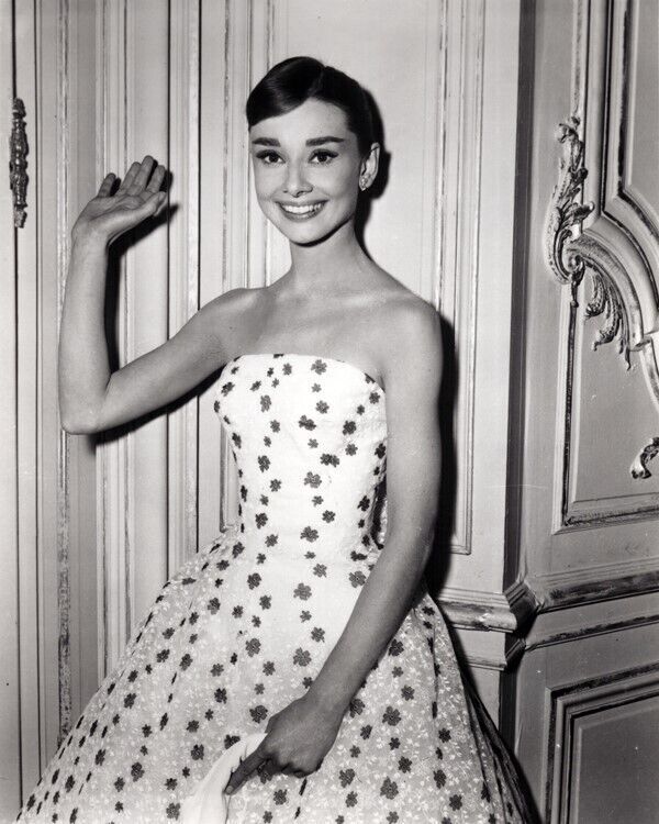Audrey Hepburn wears strapless Funny Face dress 1957 waving to press 8x10 photo