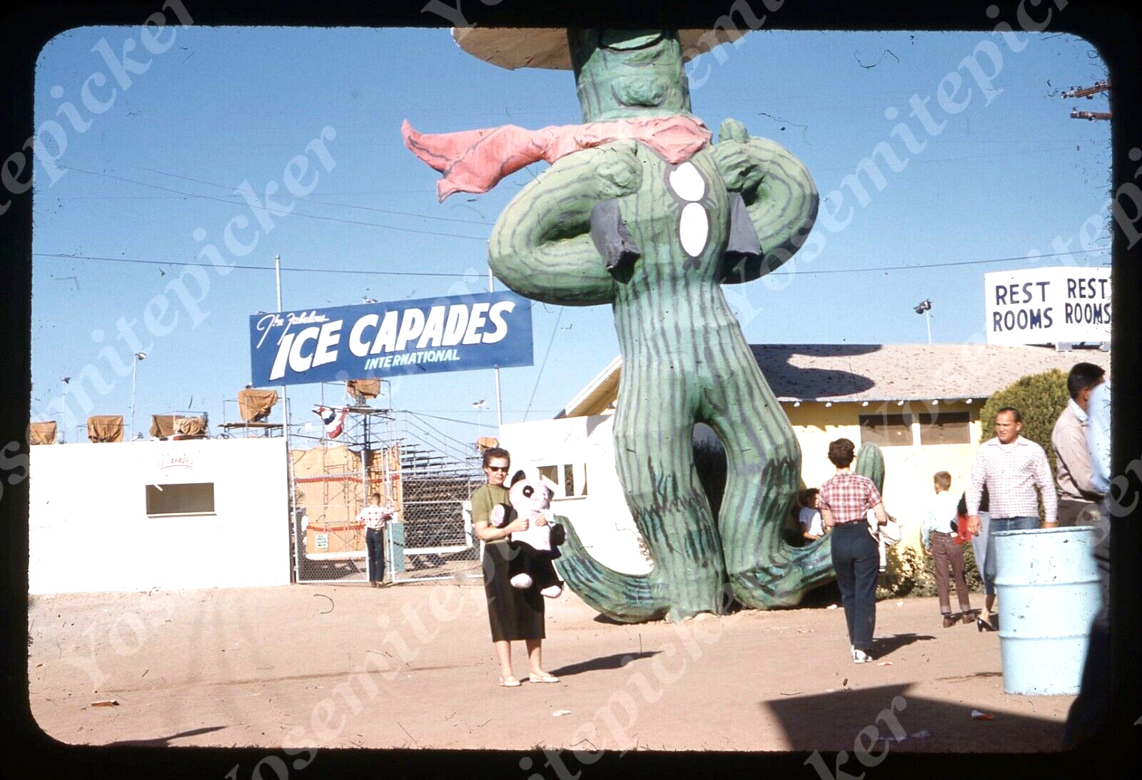 Sl87 Original Slide 1950\'s Red Kodachrome Arizona State Fair lady teddy bear 399
