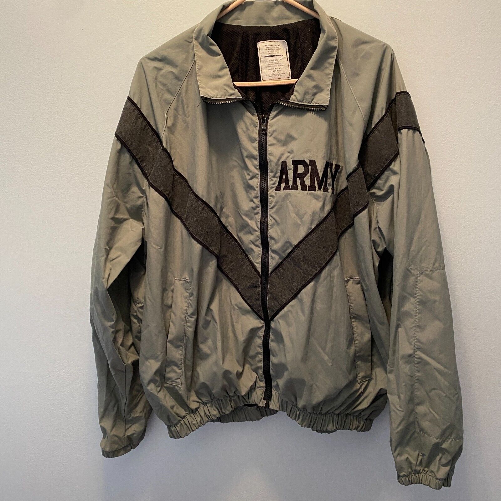 Army IPFU Jacket Large/Regular Reflective PT Wind Breaker Vented Green & Black