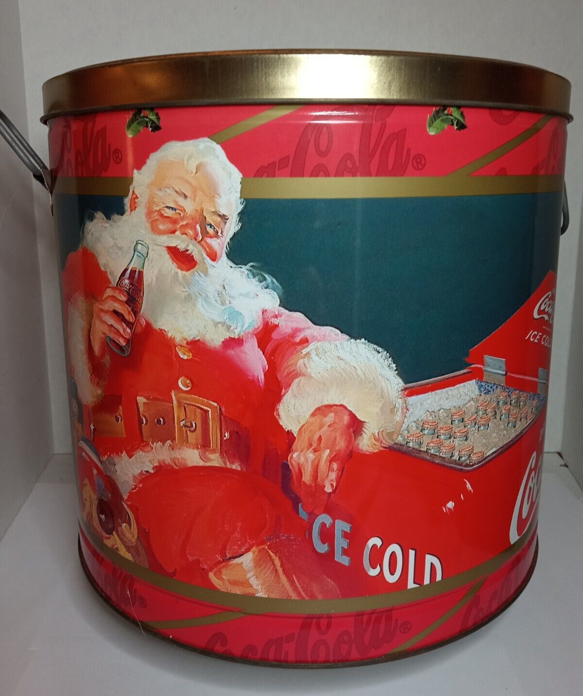Vintage Coca Cola Popcorn Tin Large Santa Clause Christmas Coke Collectible
