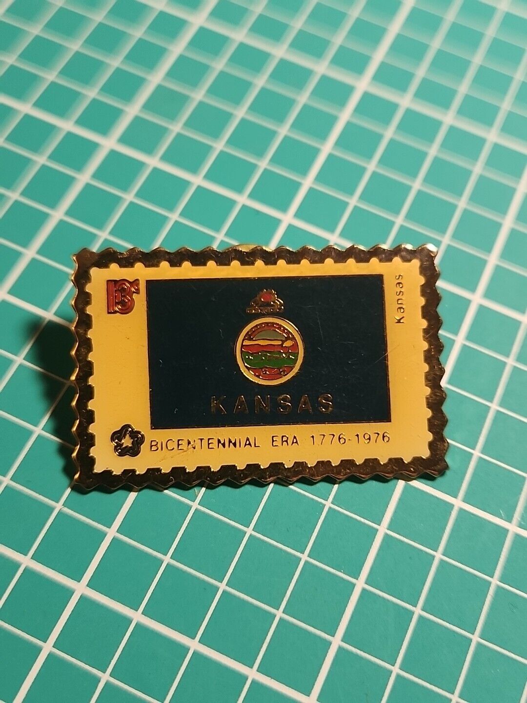 Vintage 1976 Kansas Postal Stamp Bicentennial Gold Tone Lapel Pin Hat Pin 