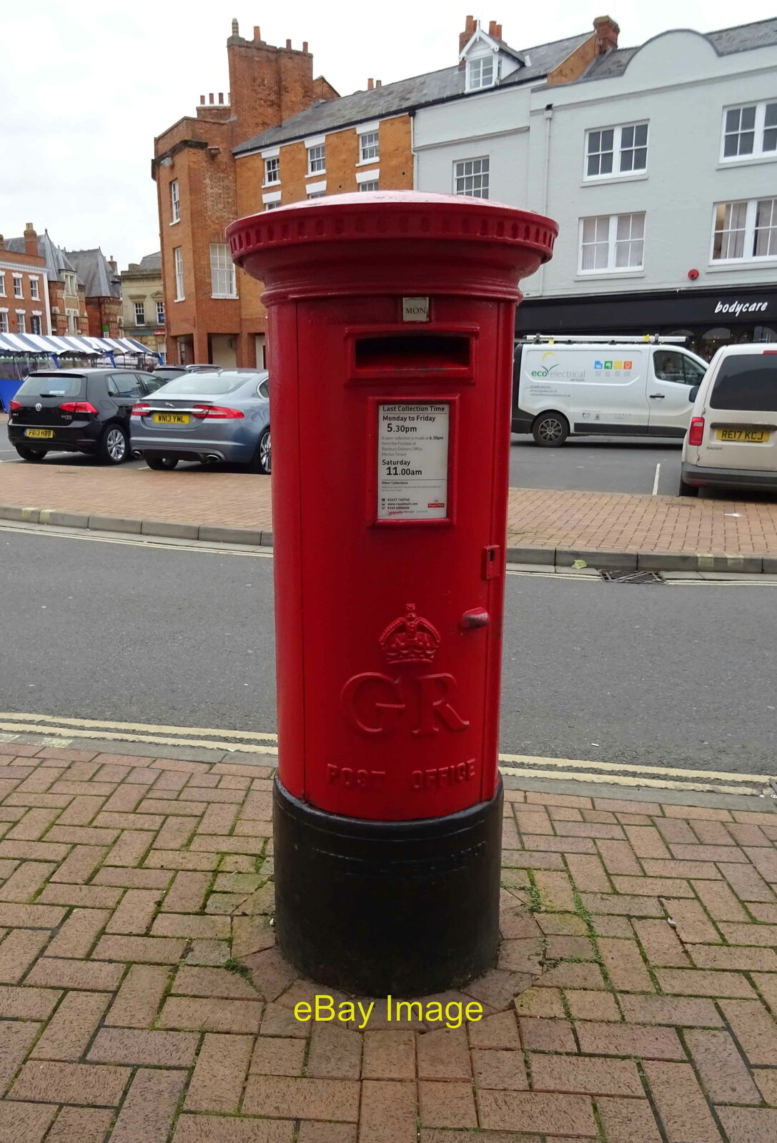 Photo 12x8 George V postbox on Market Place, Banbury Postbox No. OX16 1017 c2019