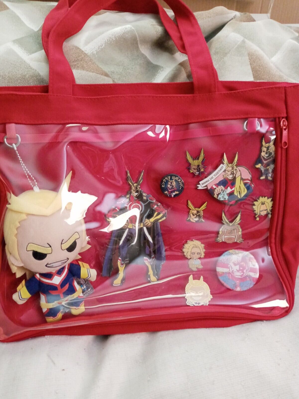 SUPER RARE COLLECTOR ITEM MY HERO ACADEMIA RED TOTE BAG + COLLECTOR PINS DISPLAY
