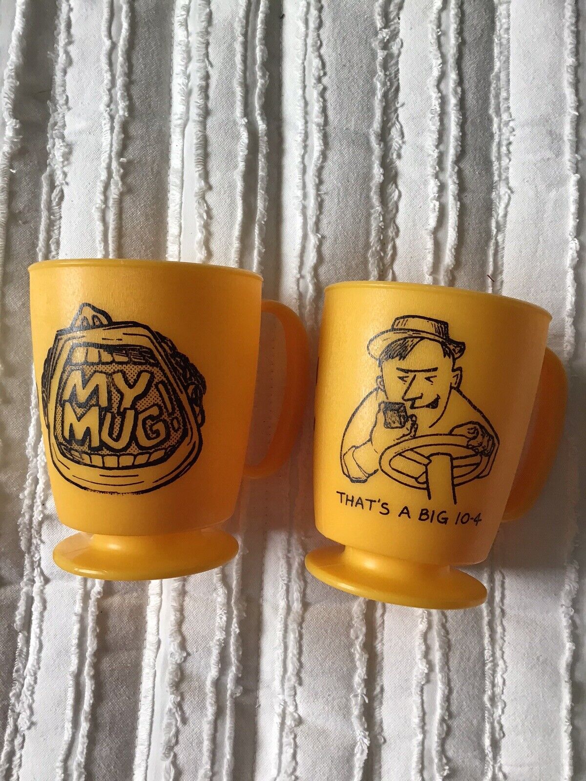 Vintage Retro Plastic Stacking Mugs Coffee Cups Set Of 2