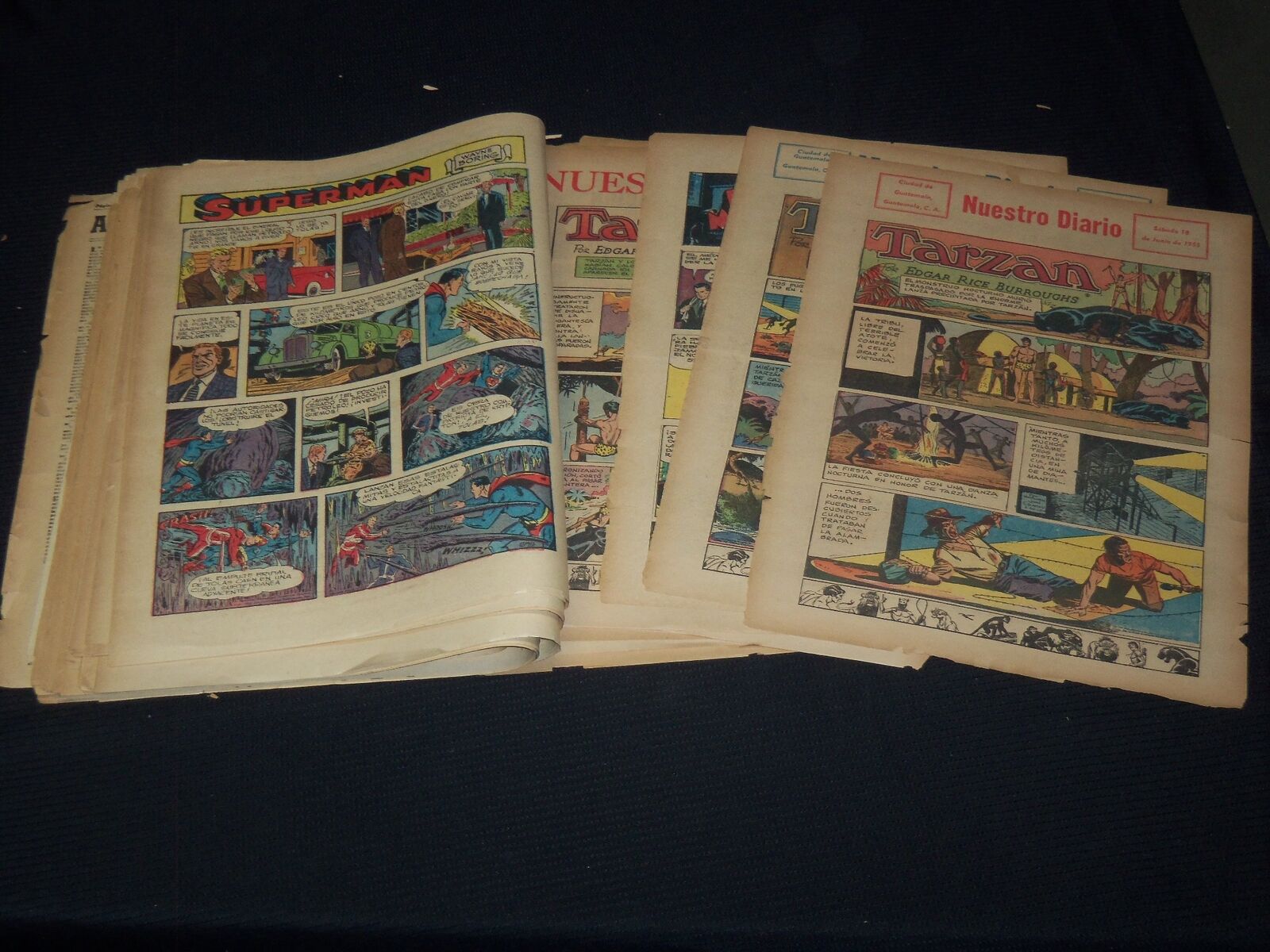 1940\'S-1950\'S SPANISH NEWSPAPER COLOR COMICS LOT OF 57 - SUPERMAN - NP 2152H