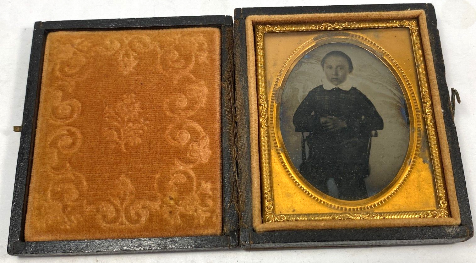 Antique Handsome Young Man Ambrotype Cased Glass Image With Clasp