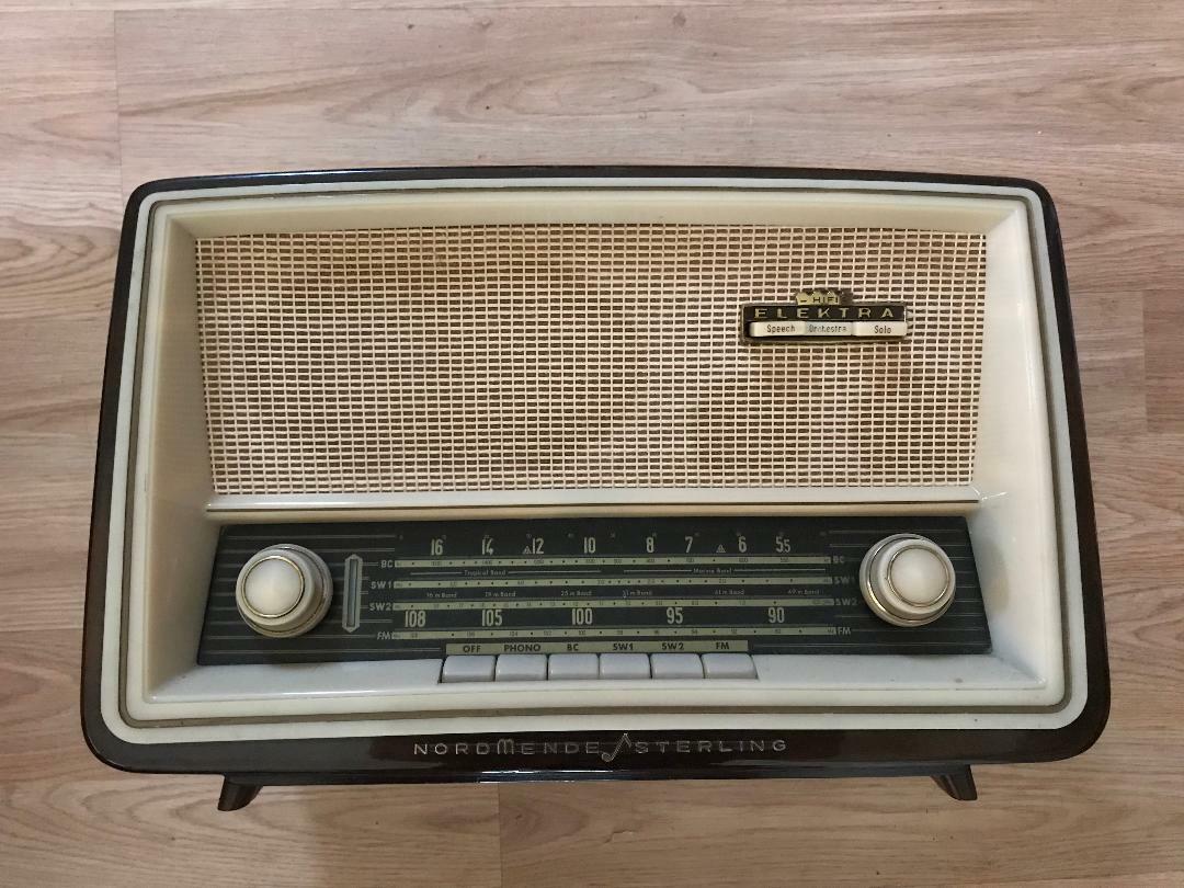 Vintage Nordmende Sterling Elektra E138 AM/FM Multi-Band Radio/Free Shipping