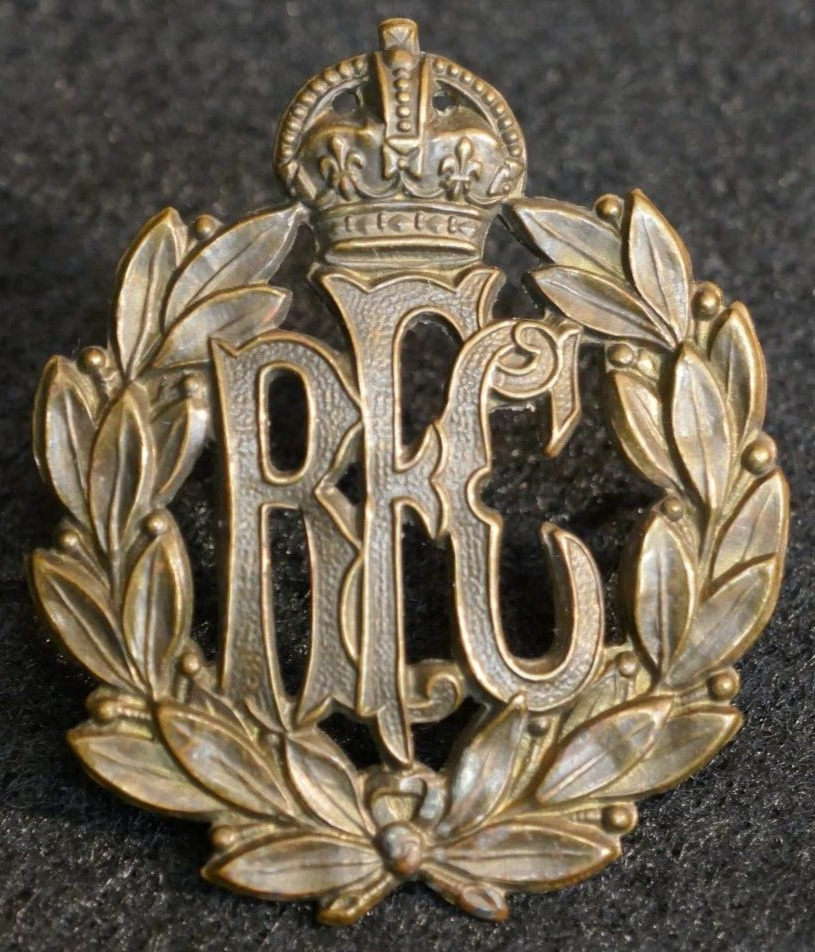 WWI Royal Flying Corps Cap Badge Maker Marked Roden Bros Toronto Canada 1917