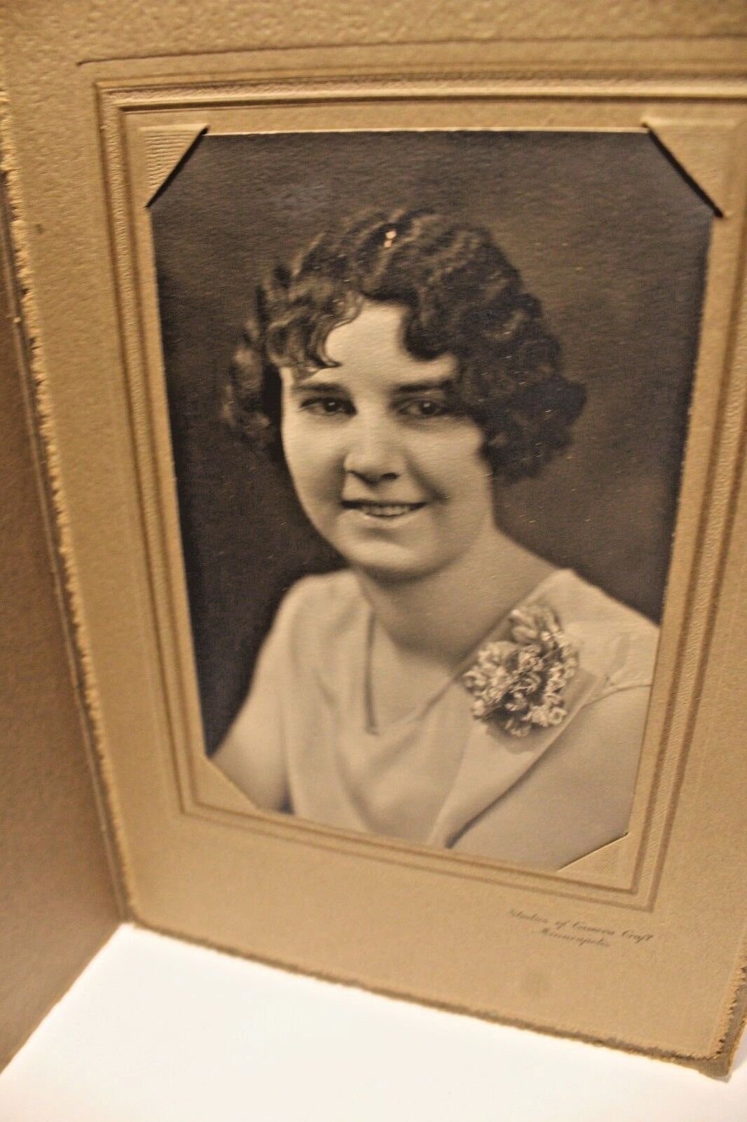 Vtg Victorian antique Cabinet Card photo Woman Vintage Black White Photographs