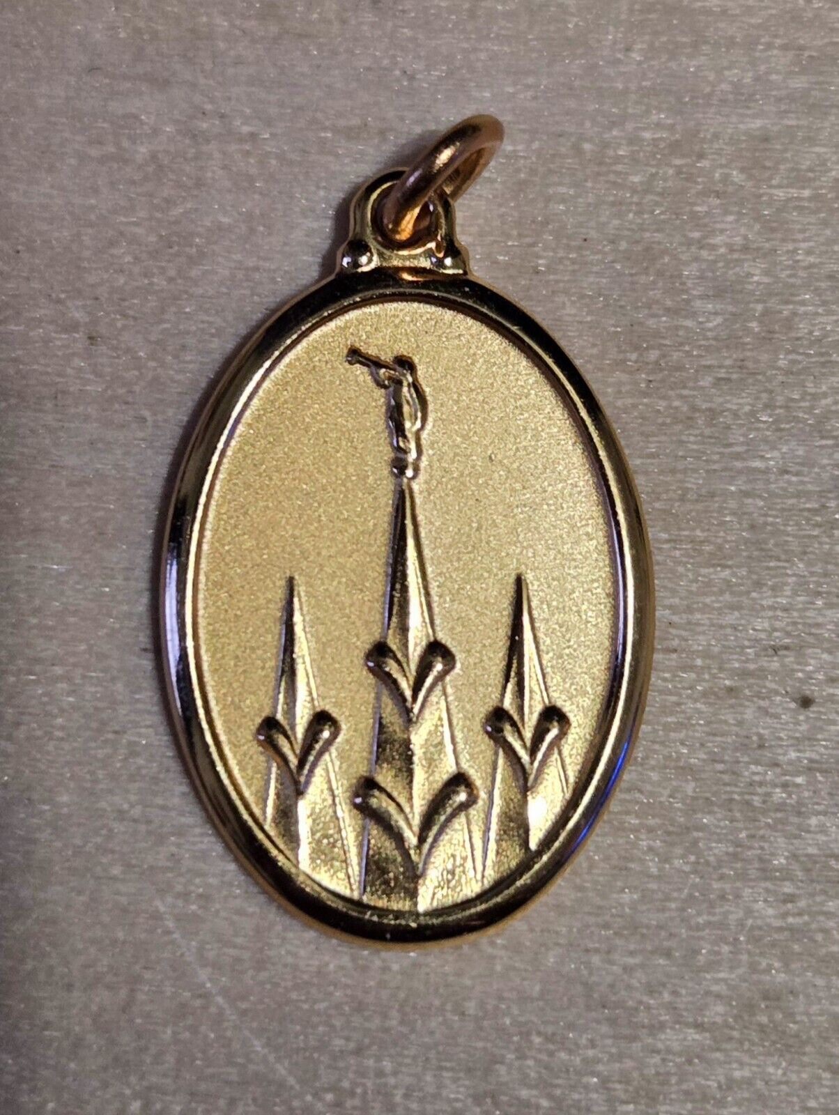 VINTAGE medal pendant LDS Mormon temple Beautiful H45 0.5