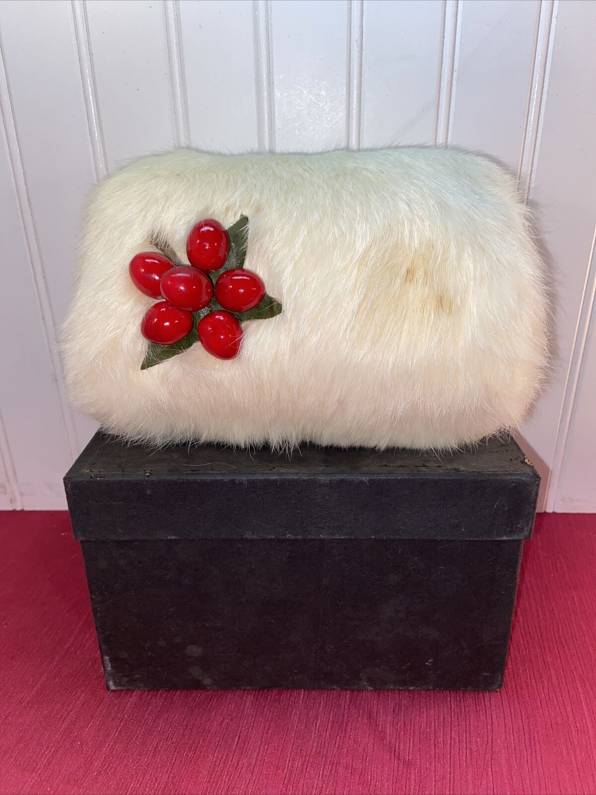 Vtg 50’s Genuine White Rabbit Fur Hand Warmer Muff Cherries Accent Original Box