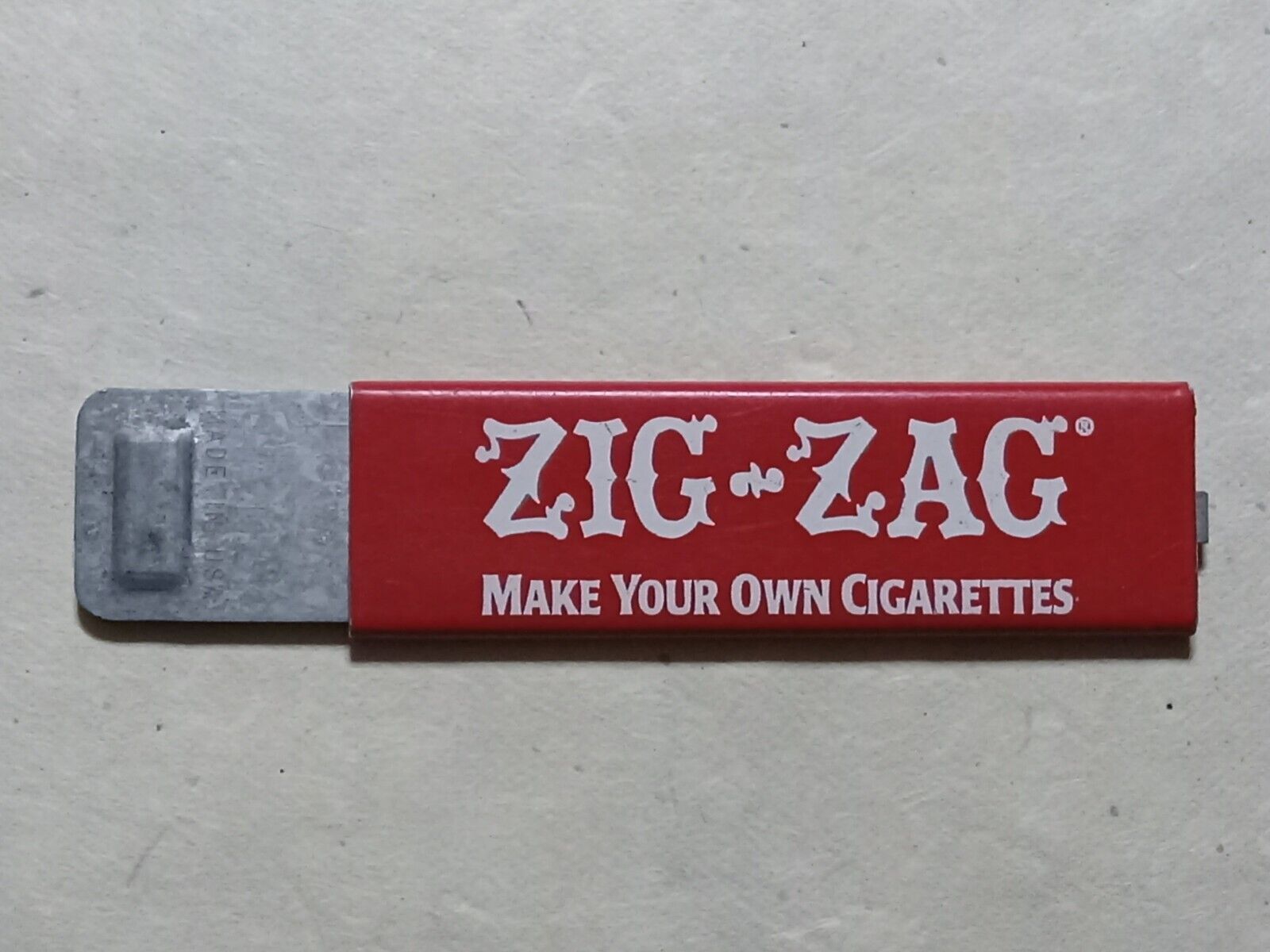 Vintage Zig-Zag Advertising Box Cutter \