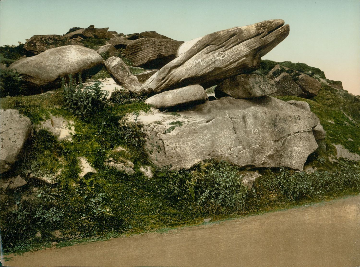 Derbyshire. Hathersage. Toad Rock. Vintage PC photochromy, photochrome photoch