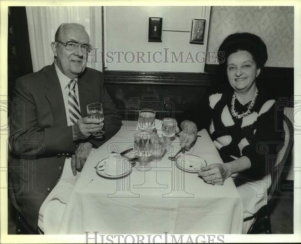 1989 Press Photo Colonel Paul Morris and Wife at Fort Sam Houston Officers Club
