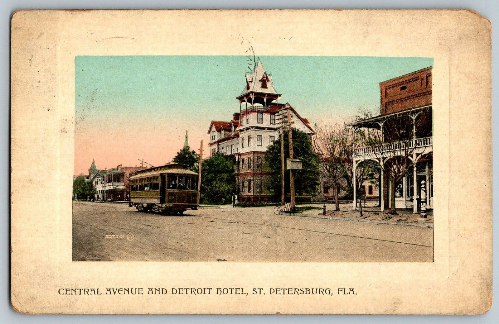 St. Petersburg, Florida - Central Avenue & Detroit Hotel - Vintage Postcard