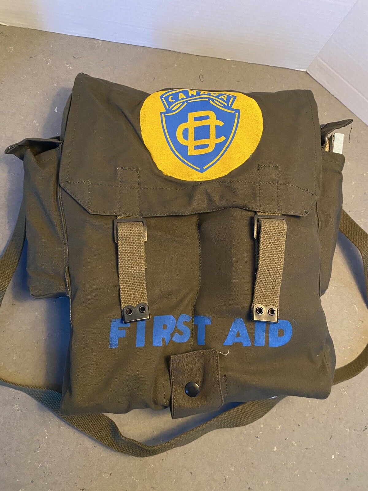 canadian civil defence vintage complete first aid bag