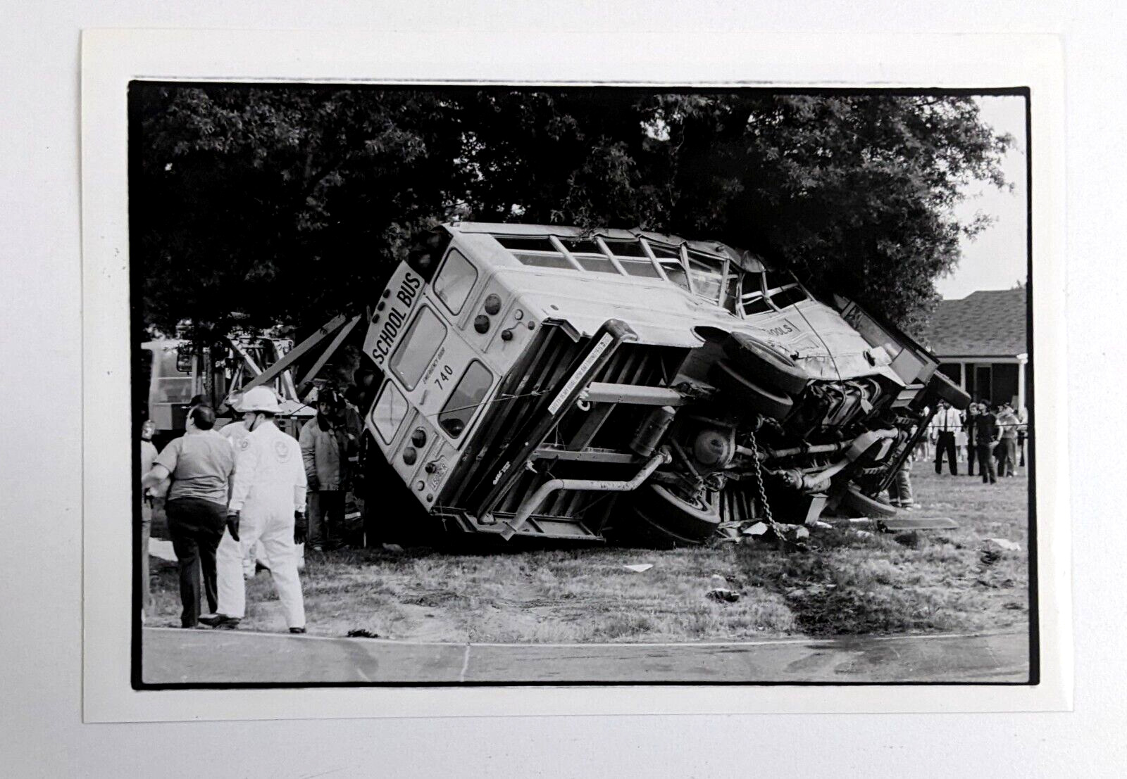 1991 Charlotte NC School Bus Accident Wreck Overturned Crowd Vintage Press Photo