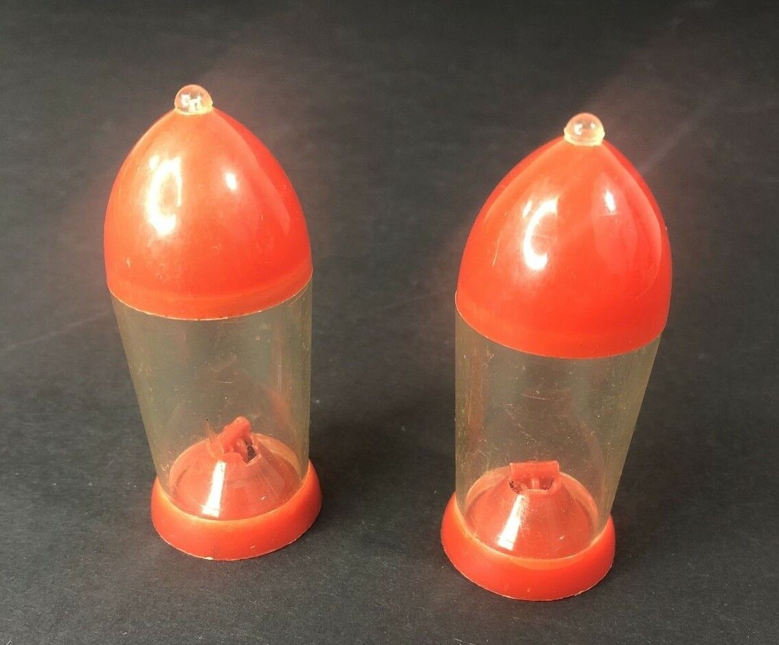 Mid Century MCM Vintage Cherry Red Atomic Salt Pepper Shaker Set Plastic 1950s