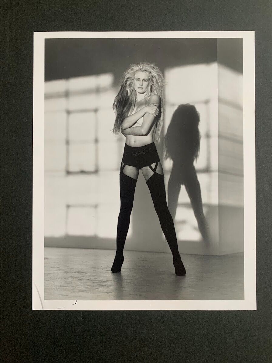 DARYL HANNAH -  Rare  Original VINTAGE Press Photo by HERB RITTS 1990