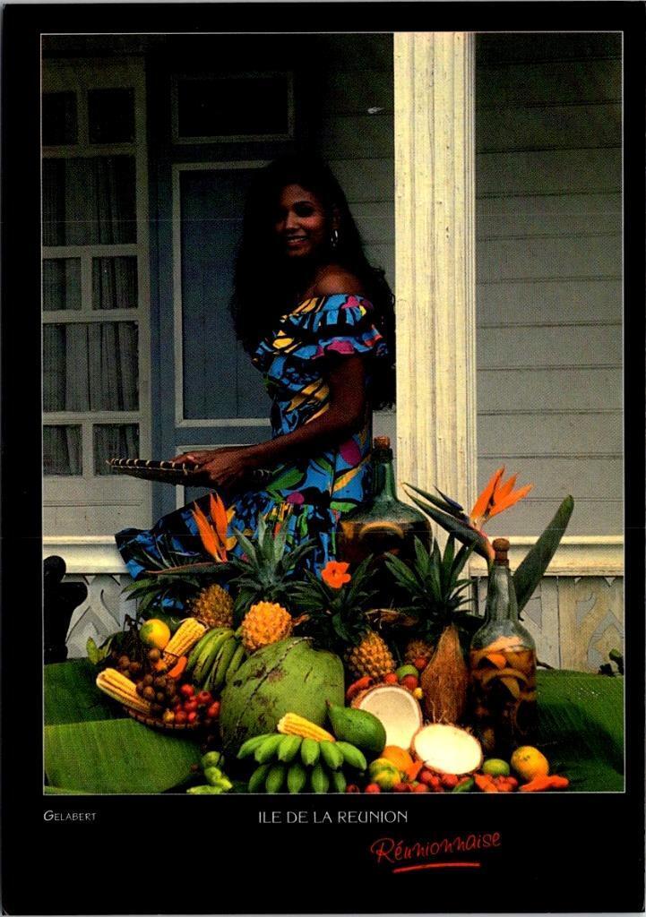 Reunion Island, France  BEAUTIFUL ISLAND WOMAN Indian Ocean  4X6 Postcard