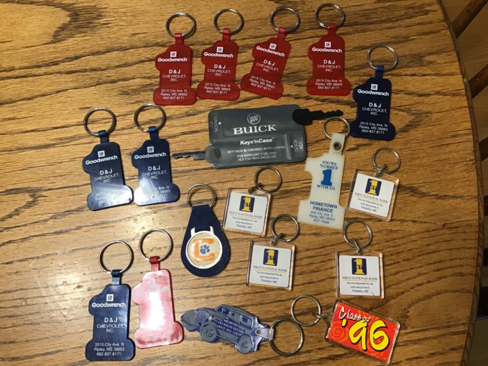 GM Mr. Goodwrench Key Tag Chevrolet Dealership VTG Keychain Ring Lot Buick Keys