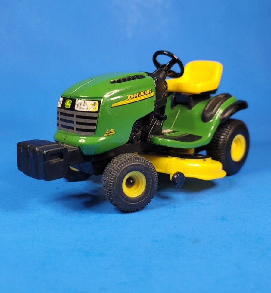 John Deere Die Cast Metal Lawn & Garden Tractor Agricultural