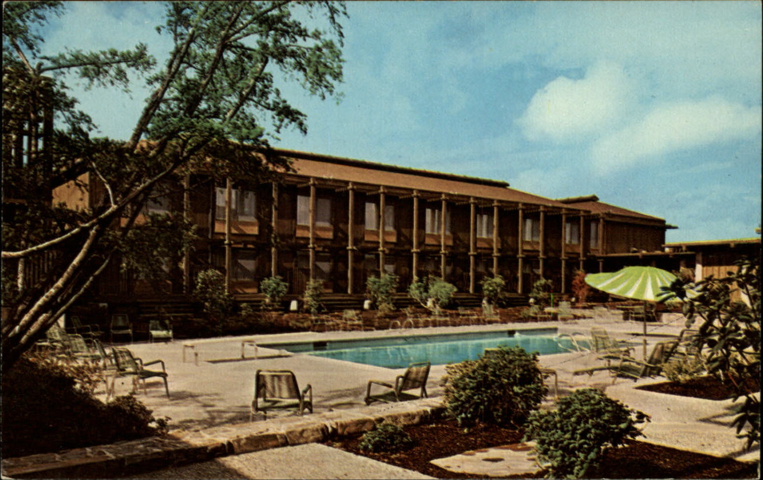 Seattle Washington Doubletree Inn Hotel swimming pool unused vintage postcard
