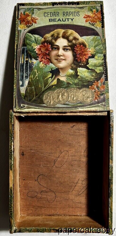 ca1900 Cedar Rapids, Iowa Beauty Small Wooden Cigar Box