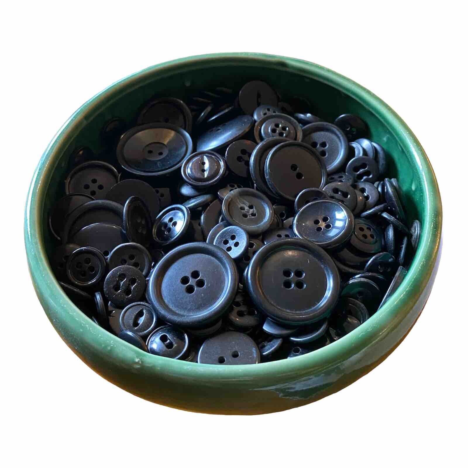 Lot Of 500 Black  Round Sewing  Buttons Mixture Size, Style - Vintage To Now