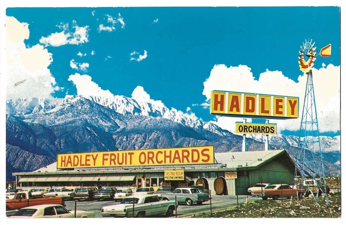 Cabazon California c1960\'s Hadley Fruit Orchards, retail store, vintage cars