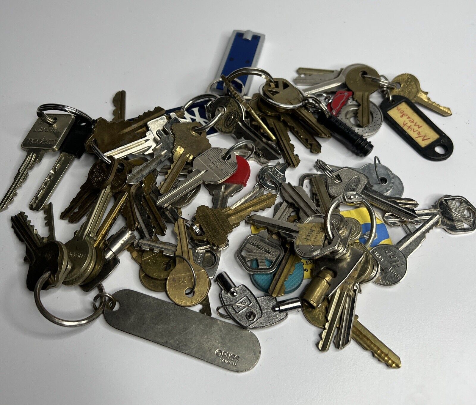 1.5 Pounds Used Lot of Old Keys Different Cuts Assortment Of Keys -Crafts