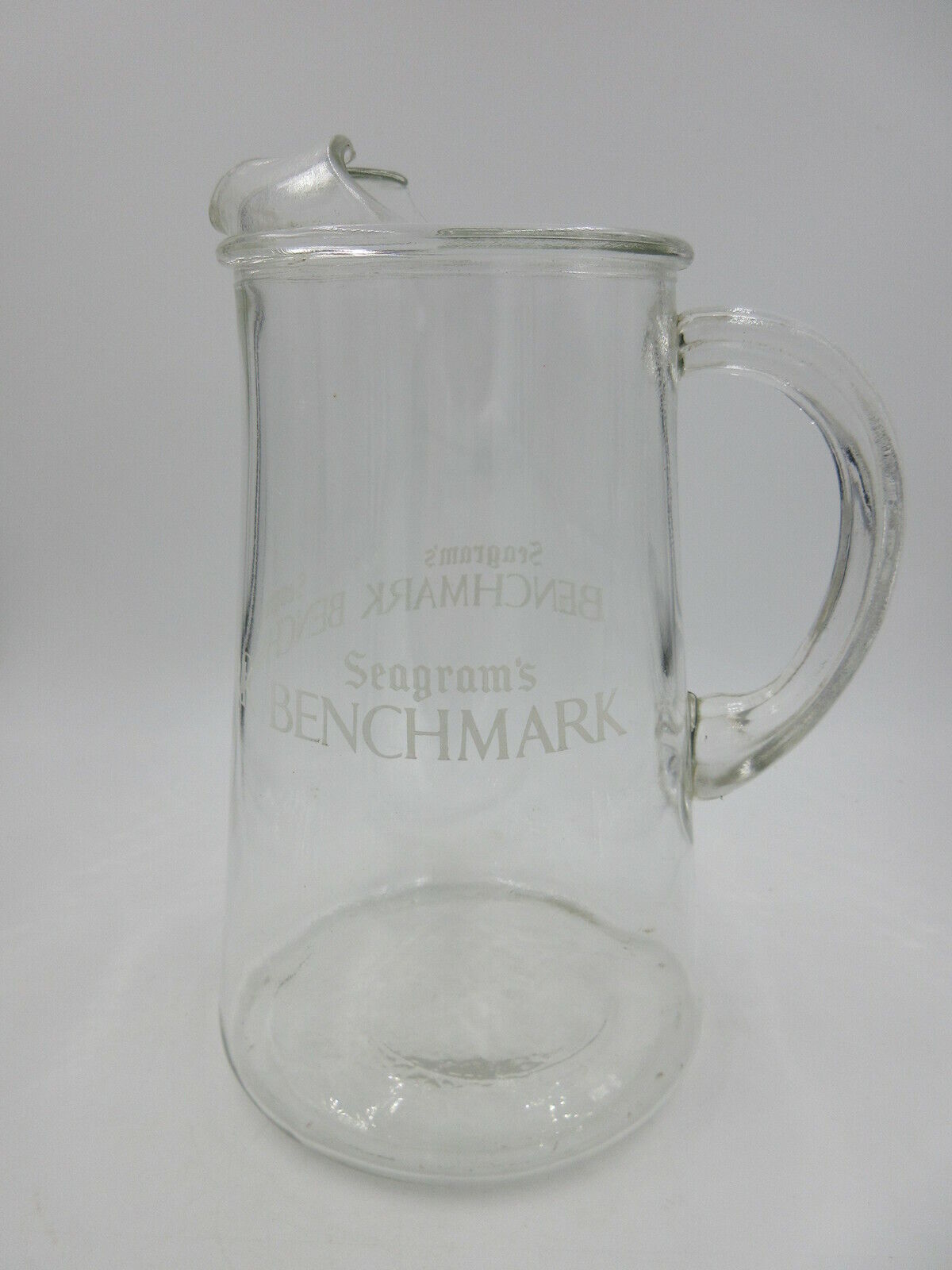 VINTAGE SEAGRAM\'S BENCHMARK GLASS PITCHER seagram\'s printed 3 times 7.5\